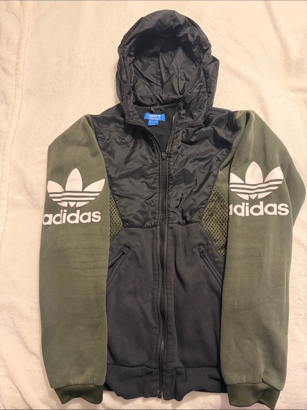 Adidas Teorado FZ
Men's Hooded Jacket
Black-Green Olive BP5457